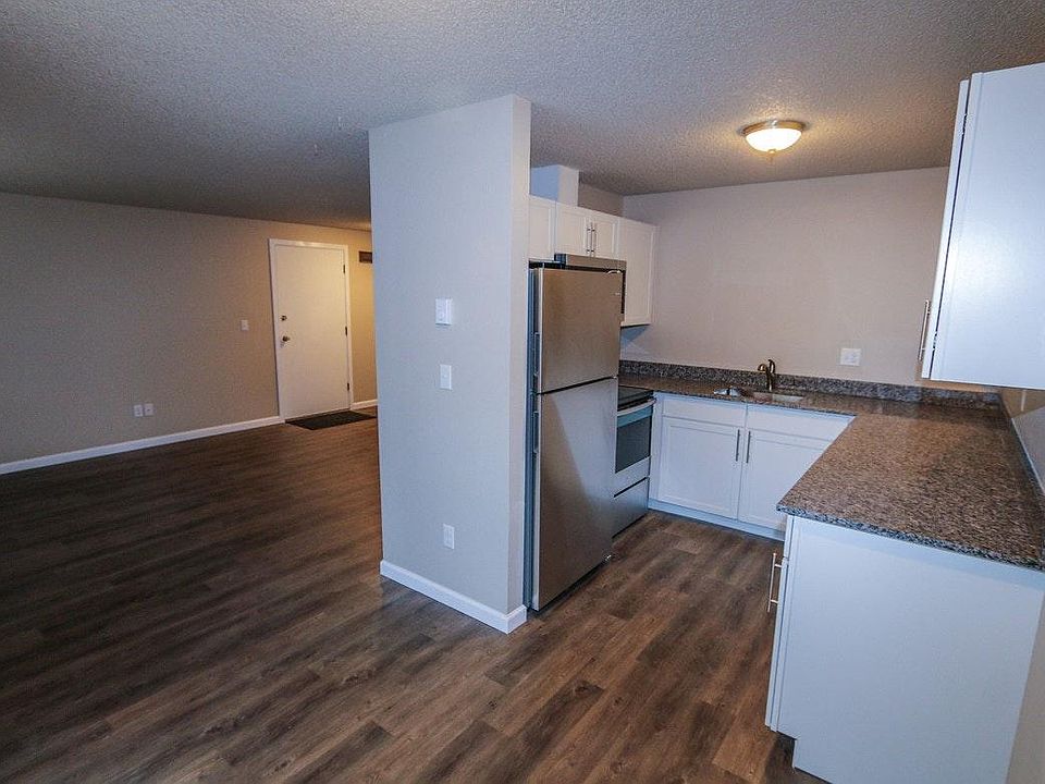 2nd image of 912 12th Ave SE #18