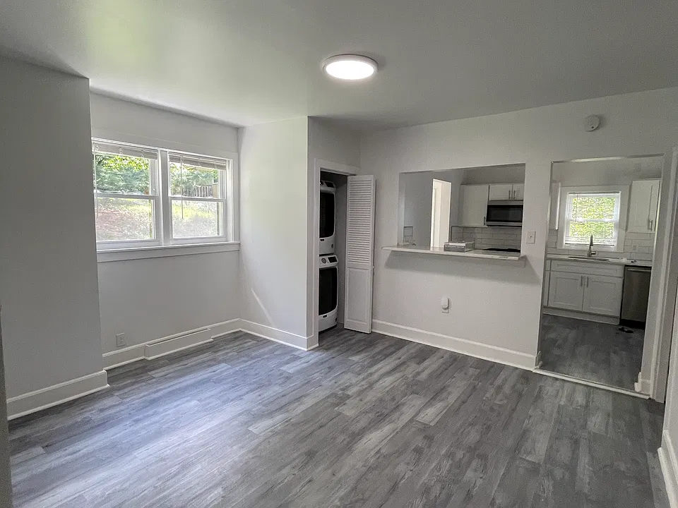 830 Montclair Ave