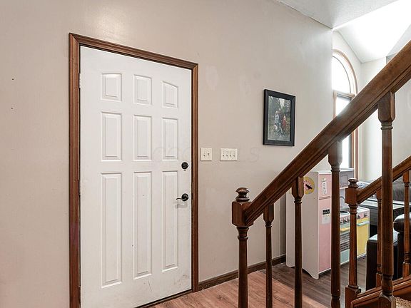 5th image of 301 N Vernon Ave