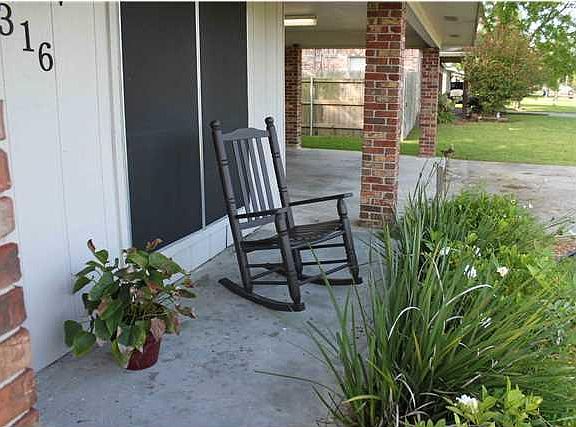 3rd image of 316 Belair Dr