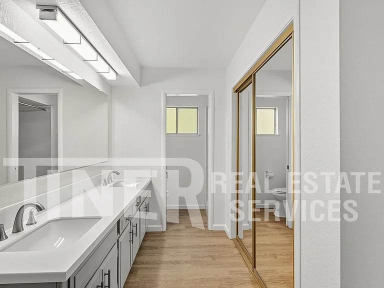 5100 Turnsberry Ct — Photo 16