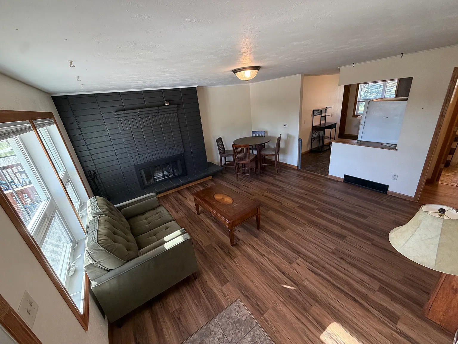 2 bed, 1900 sqft, $1,500 — Photo 1
