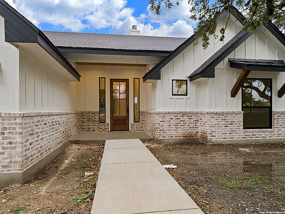 5th image of 585 DEERWOOD CIR