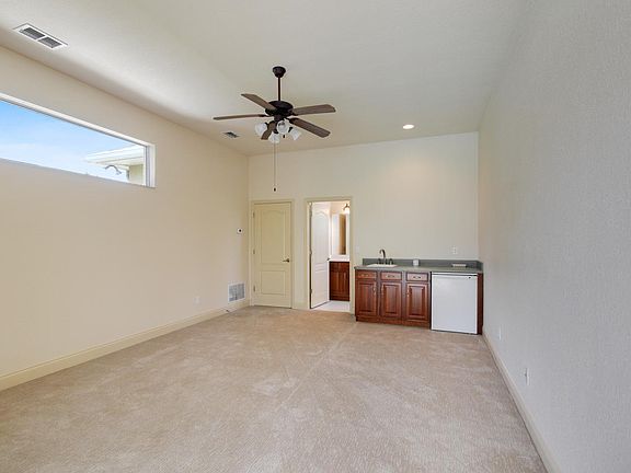 5th image of 610 Hills Blvd