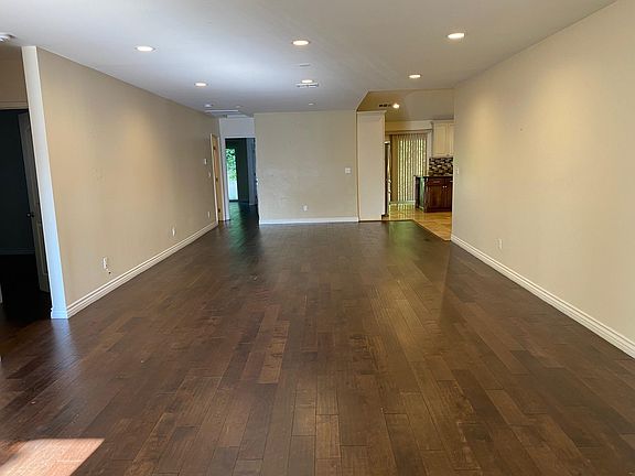 4th image of 5822 Hesperia Ave