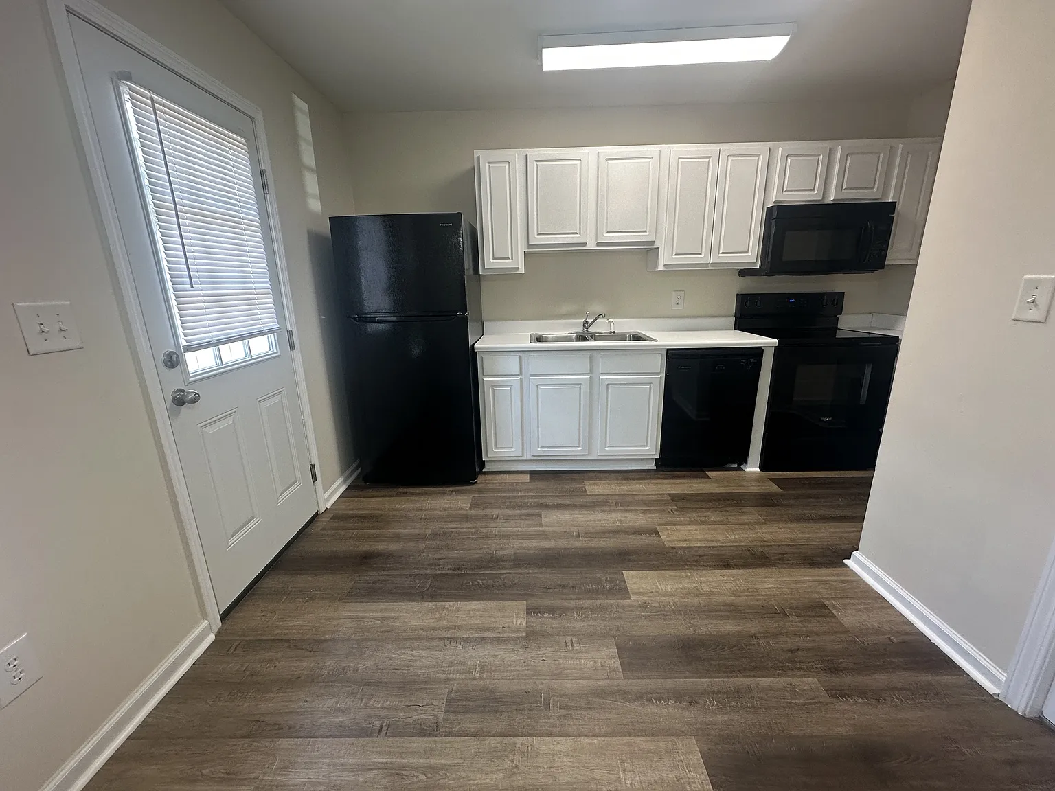 136 Harvest Court Unit 102 - 1 — Photo 2