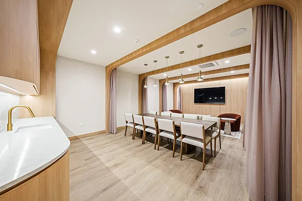 Rented by Nooklyn NYC LLC | media 11