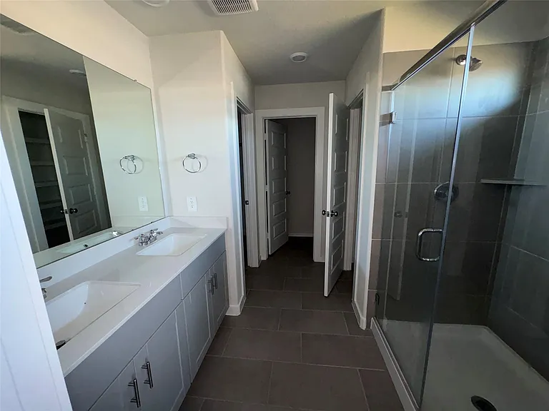 16628 Sterling Cliff Dr — Photo 5