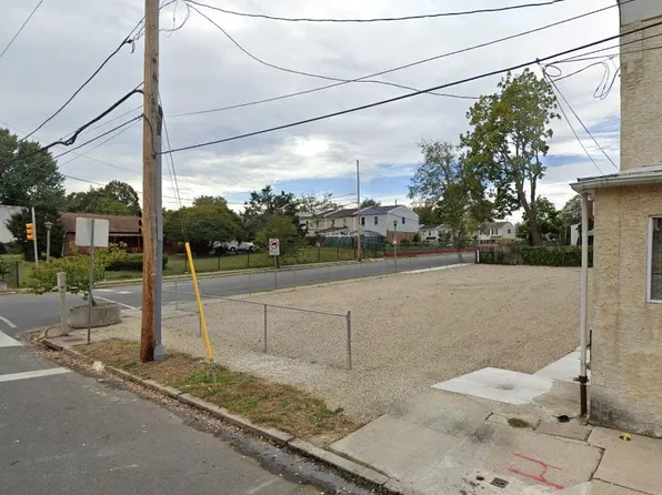 8141 Lindbergh Blvd, Philadelphia, PA 19153