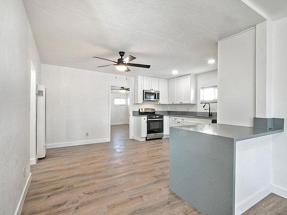 5th image of 3438 Martin Ave