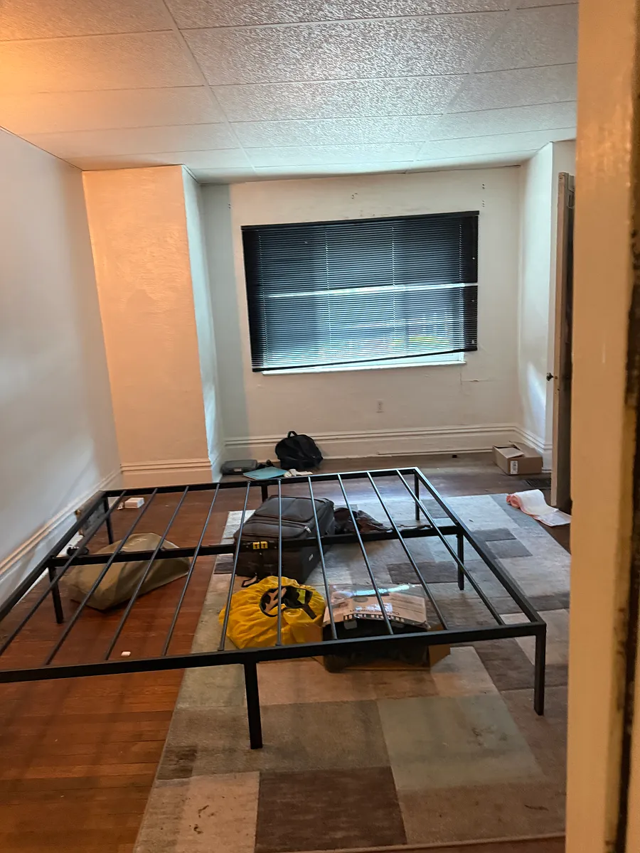 Building Photo - 906 Greenfield Ave #1