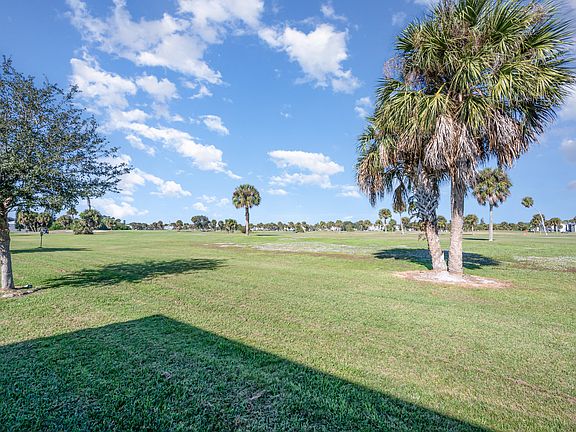 3rd image of 2230 Golf Isle Dr APT 706