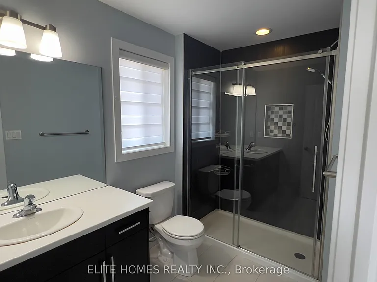 1942 Foxridge Cres — Photo 11