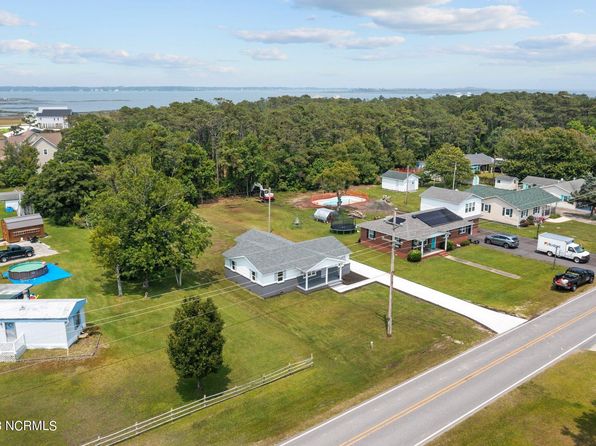 437 Cape Lookout Drive, Harkers Island, NC 28531