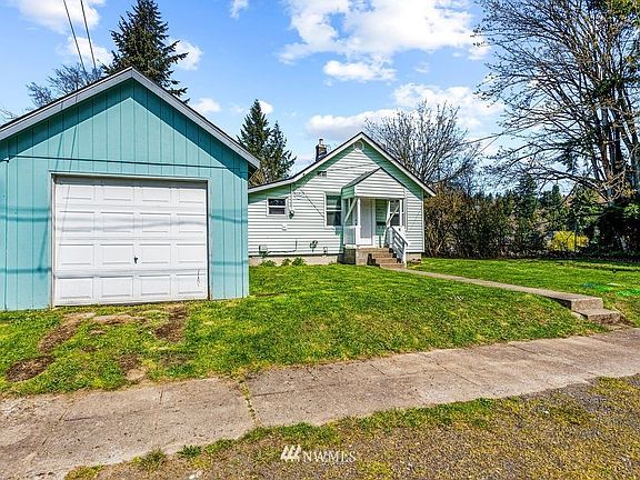 4th image of 1011 Ayers St