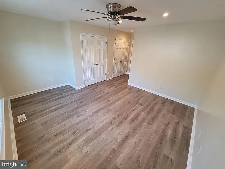 401 Darby Ln — Photo 13