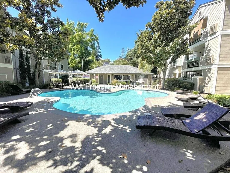 2530 Oak Rd #204 — Photo 20