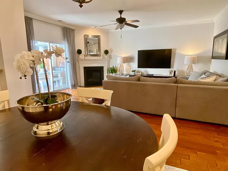 136 Pennystone Cir #136 — Photo 4