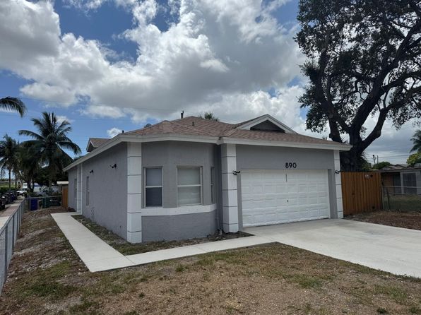890 NW 25th Ave