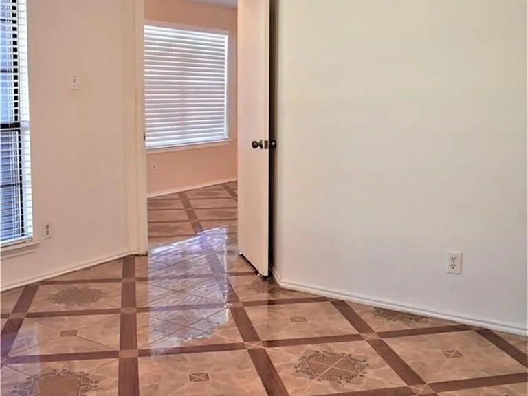 2332 Chestnut Way — Photo 12