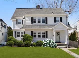 9 Rutgers Place, Scarsdale, NY 10583