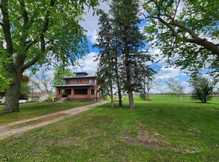 410 S 2nd St, Mallard, IA 50562
