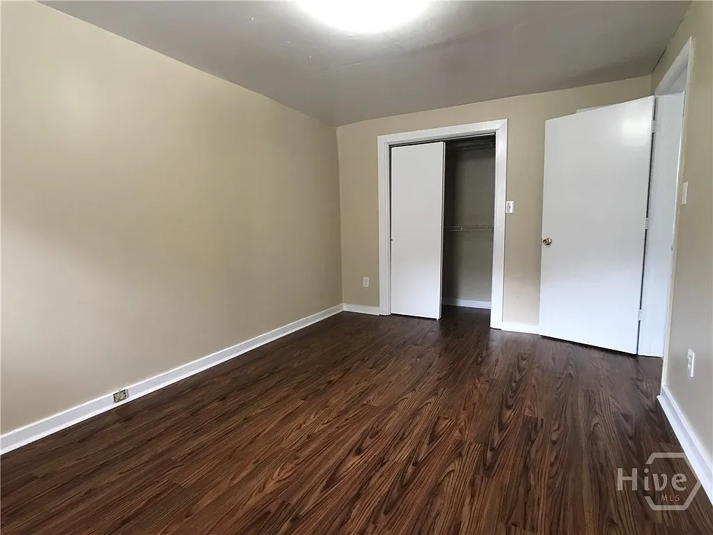 2 bed, 1.0 bath, 2492 sqft, $1,710 — Photo 4