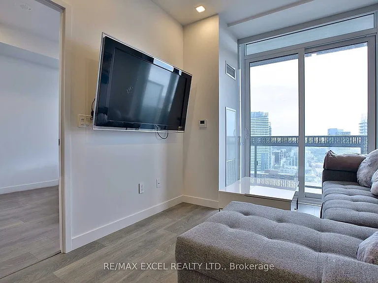 8 Eglinton Ave E #2407 — Photo 8