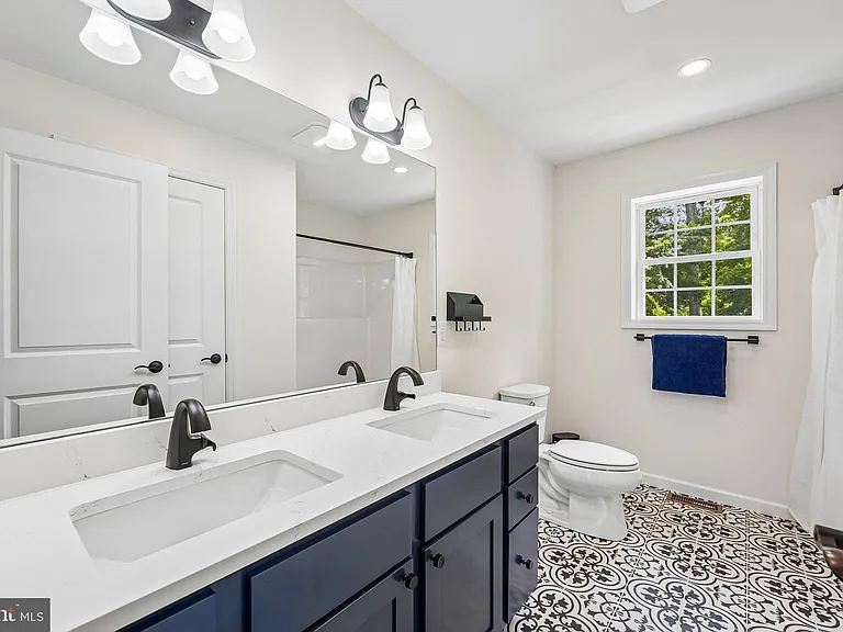 40 Creek Rd — Photo 24
