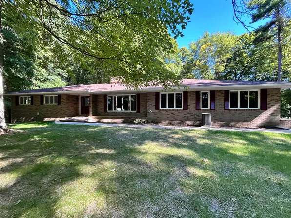 10349 E Howard City Edmore Rd, Vestaburg, MI 48891