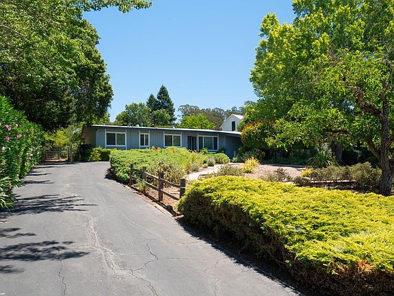 3rd image of 1541 Mountain View Avenue