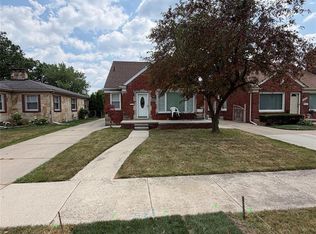 16729 W Outer Dr, Dearborn Heights, MI 48127