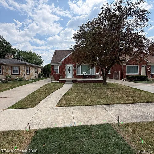 16729 W Outer Dr Photo 1 16729 W Outer Dr Photo 1