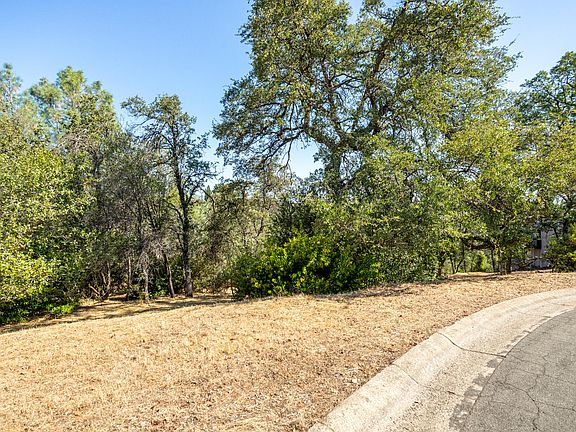 2nd image of 866 Pioneer Dr