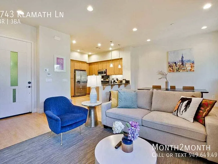 3743 Klamath Ln — Photo 4