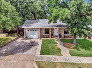5533 Eisenhower Dr, Fort Worth, TX 76112