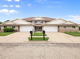 194 Valley Dr, Lodi, WI 53555