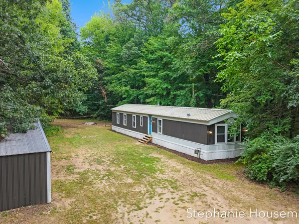 8394 Nugent Ave NE, Rockford, MI 49341