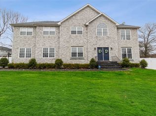 9 Rhode Island Ave, Coram, NY 11727