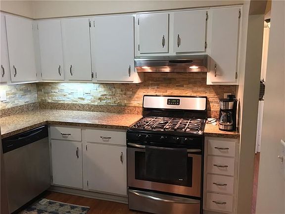 2nd image of 1049 Cranston Dr