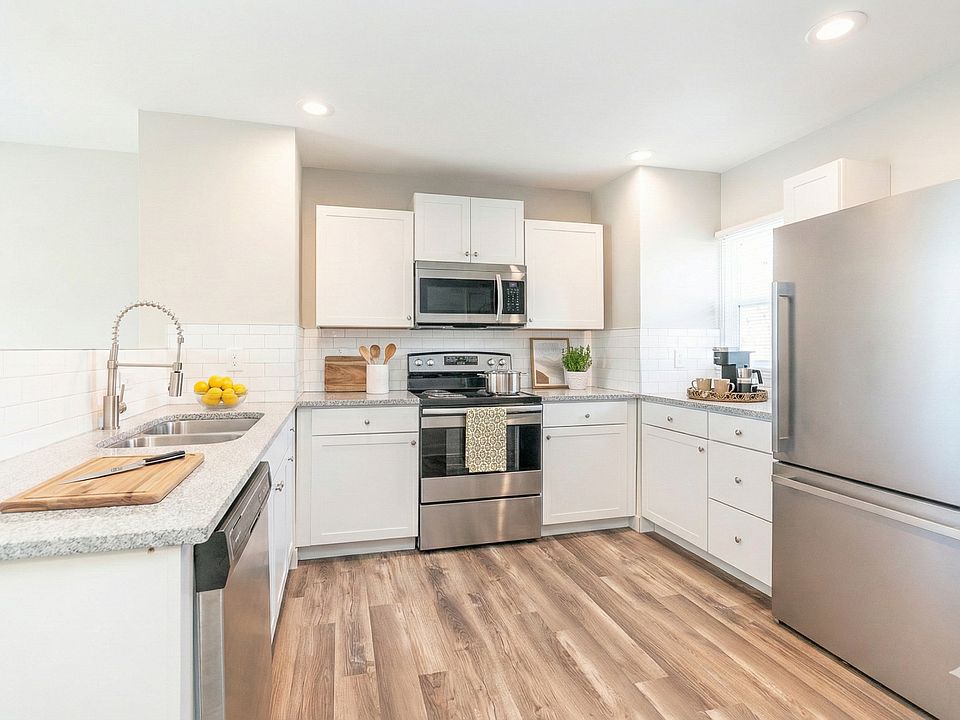 Kitchen
Virtually staged