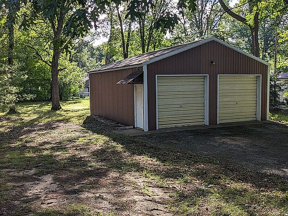 Pole barn