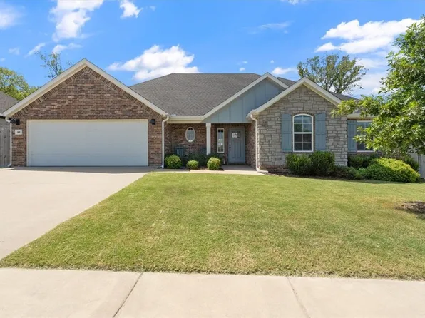 808 Fallon St, Siloam Springs, AR 72761