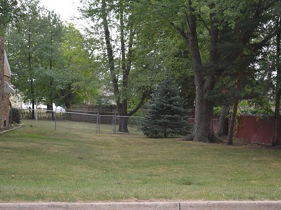 3rd image of 927 Surby Ave