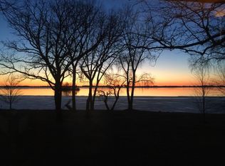 1408 Hiawatha Dr, Beaver Dam, WI 53916