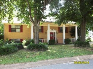 1204 Cherokee Dr, Newport, AR 72112