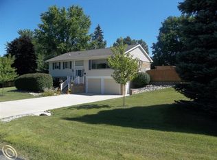 3085 Maganser Dr, Wixom, MI 48393