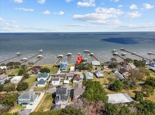 2823 Bayshore Dr, Bacliff, TX 77518