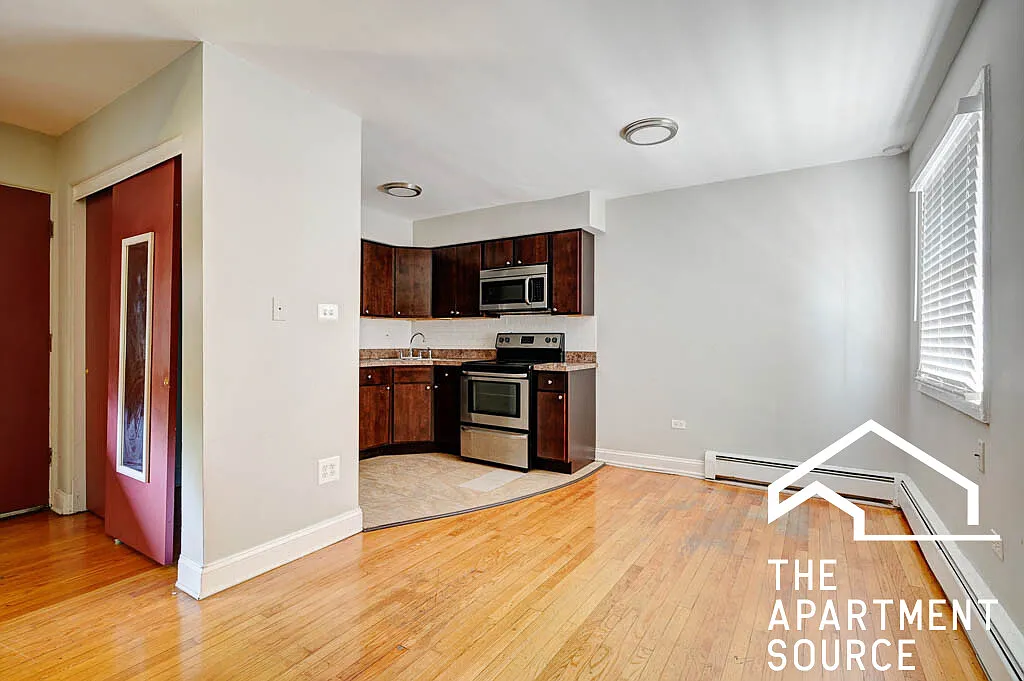 Building Photo - 1735 W Bryn Mawr Ave #17
