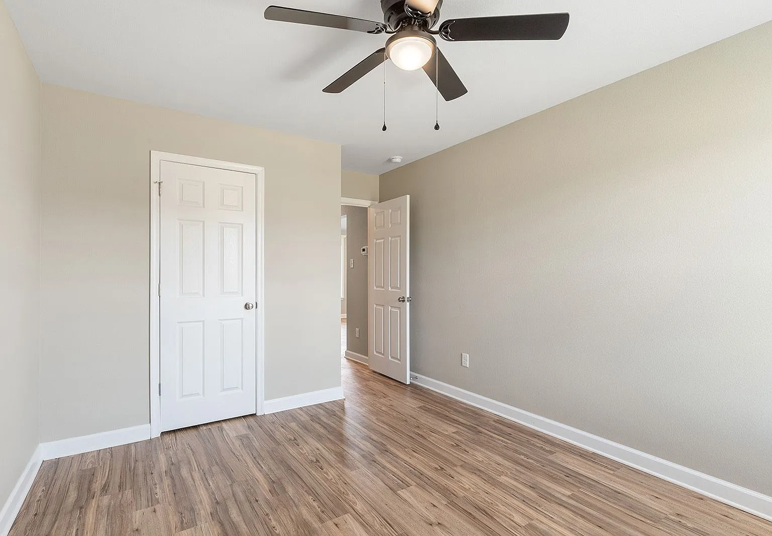 628 Timberline Rd — Photo 3